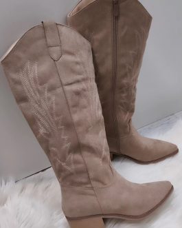 Bota alta camel mujer con tacón bajo